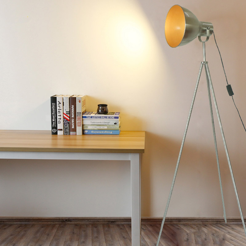 Osvětlující elegance: Povolnost lampy stativu