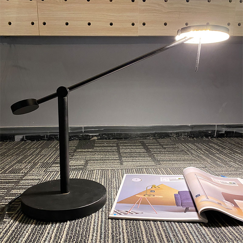 Proč je nastavitelná stolní lampa dobrá pro zrak?